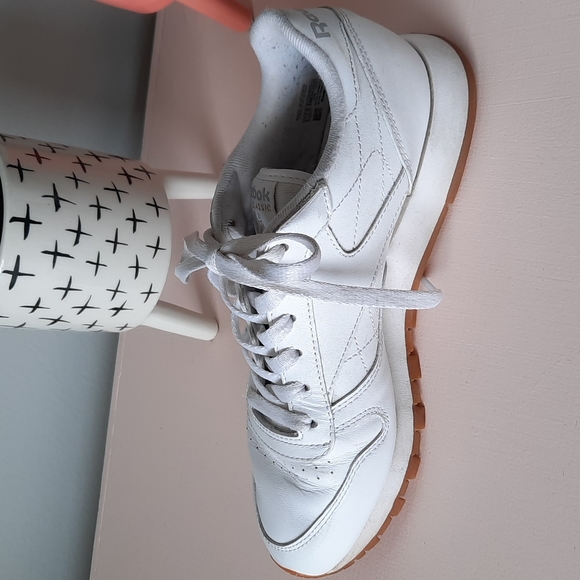 Classic Reebok Sneakers - Picture 6 of 11